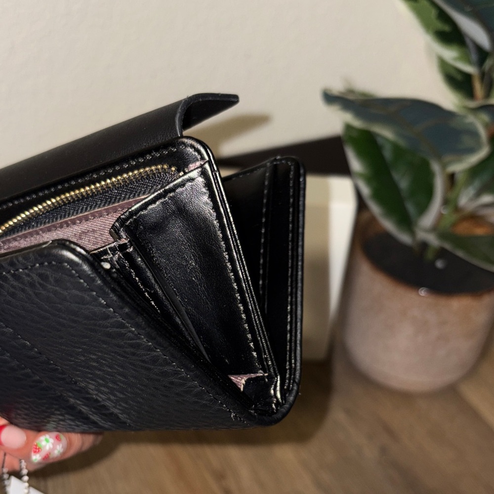 Black Leather Small Fold Wallet - Picture 12 of 14